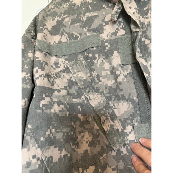 ACU Shirt/Coat Medium X-Short USGI Digital Camo Flame Resistant FRACU Ripstop - Picture 4 of 8
